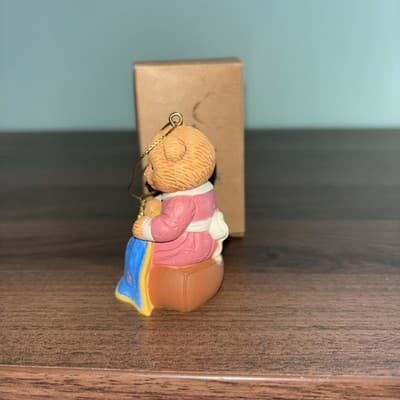 VINTAGE 1996 AVON HOBBY TEDDY BEAR SEWING ORNAMENT (CB4490) - Thumbnail 3