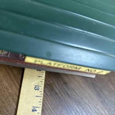 Dept 56 Victoria Station Train Platform 5575-1 Heritage Village w Box Metal Roof - Thumbnail 11