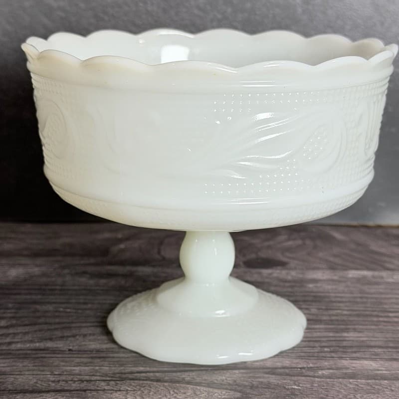 Vintage E.O. Brody Co. G-110 White Milk Glass Pedestal Bowl Compote - Thumbnail 8