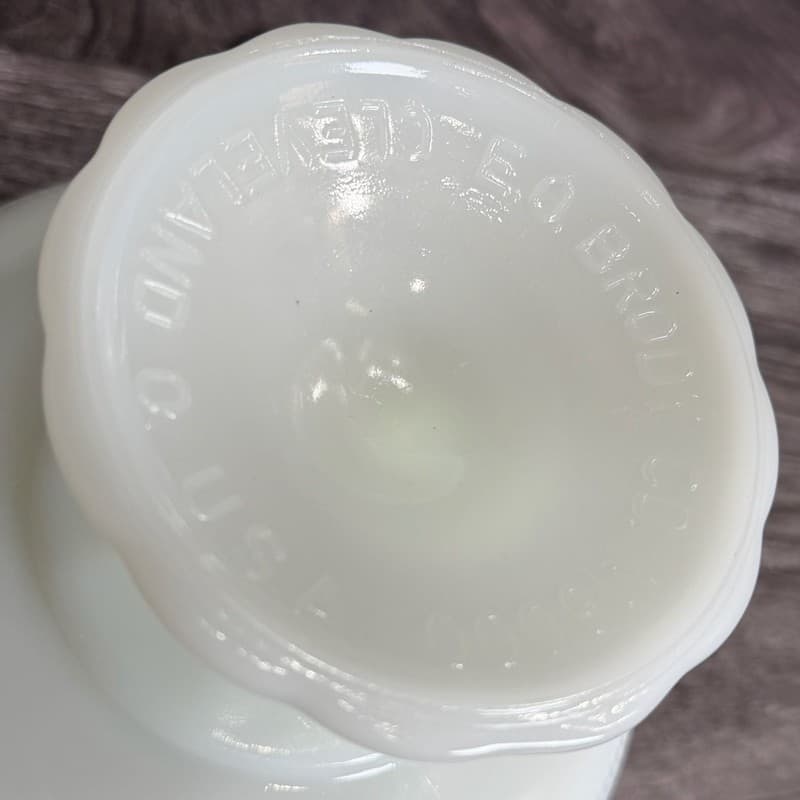 Vintage E.O. Brody Co. G-110 White Milk Glass Pedestal Bowl Compote - Thumbnail 10