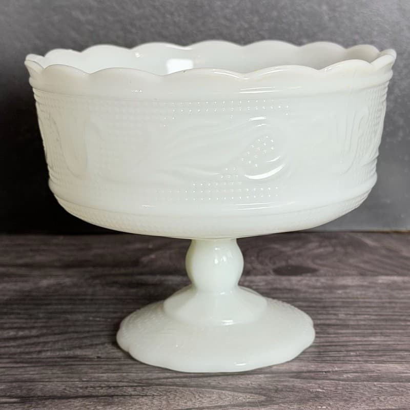 Vintage E.O. Brody Co. G-110 White Milk Glass Pedestal Bowl Compote - Thumbnail 9