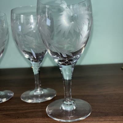 4 Vintage Cut Glass Wine Or Water Glasses Etched Flowers and Leaves 6.25” Tall - Thumbnail 9