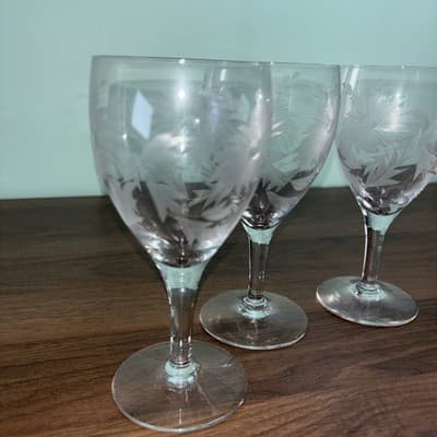 4 Vintage Cut Glass Wine Or Water Glasses Etched Flowers and Leaves 6.25” Tall - Thumbnail 4