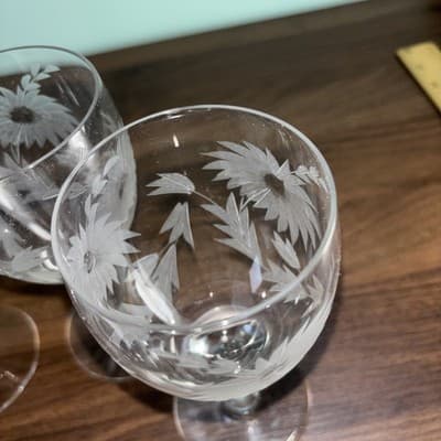 4 Vintage Cut Glass Wine Or Water Glasses Etched Flowers and Leaves 6.25” Tall - Thumbnail 8