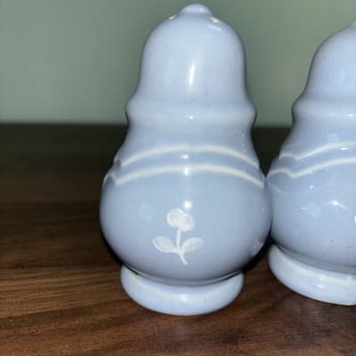 Vintage Pfaltzgraff USA “Bouquet Gazebo” Blue Salt & Pepper Shakers - Thumbnail 2