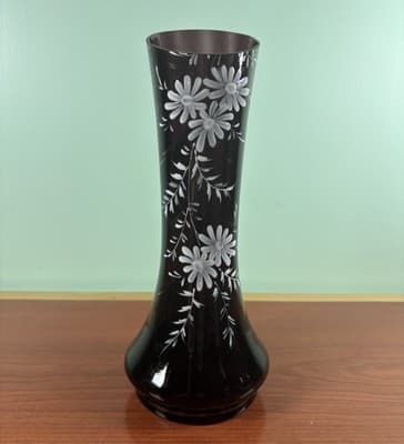 Glass Flower Vase Ribbed Amethyst Purple Vertical Optic 11” Gold Trim White - Thumbnail 2