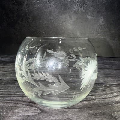 Etched Leaves And Flowers On Round Glass Crystal Flower Vase Rose Bowl Vintage - Thumbnail 5