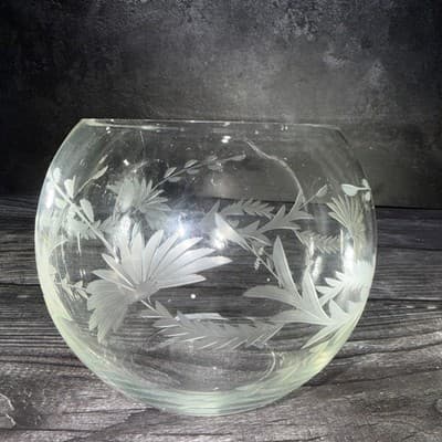 Etched Leaves And Flowers On Round Glass Crystal Flower Vase Rose Bowl Vintage - Thumbnail 3