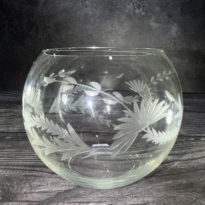 Etched Leaves And Flowers On Round Glass Crystal Flower Vase Rose Bowl Vintage - Thumbnail 2