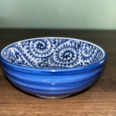 Small Vintage Chinese Porcelain Footed Blue & White Rice Bowl Trinket Dish