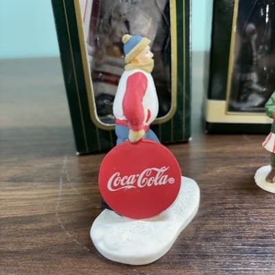 Coca-Cola Town Square Collection Lot of 2 Figurines Snowyday Fun After Skating - Thumbnail 3