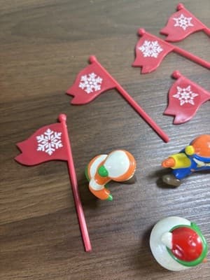 Mr. Christmas Santa's Ski Slope 1992 Station Figures And Flags Replacement Parts - Thumbnail 4
