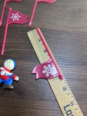 Mr. Christmas Santa's Ski Slope 1992 Station Figures And Flags Replacement Parts - Thumbnail 8