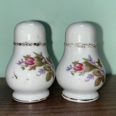 Vtg Pompadour Rose - Japan - Salt & Pepper Shaker White Gold And Pink