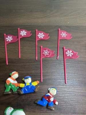 Mr. Christmas Santa's Ski Slope 1992 Station Figures And Flags Replacement Parts - Thumbnail 7