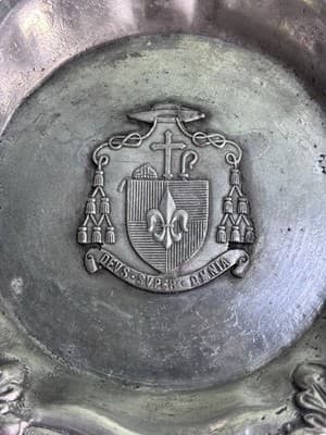Vintage Oneida Portugal Pewter Dish Cross Crest Deus Super Omnia GOD OVER ALL - Thumbnail 4