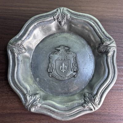 Vintage Oneida Portugal Pewter Dish Cross Crest Deus Super Omnia GOD OVER ALL - Thumbnail 2