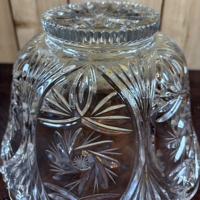 VTG Heavy Lead Crystal Glass Scallop Rim Cut Pinwheel Fan Pattern 8.5” Bowl - Thumbnail 12