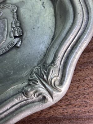 Vintage Oneida Portugal Pewter Dish Cross Crest Deus Super Omnia GOD OVER ALL - Thumbnail 5
