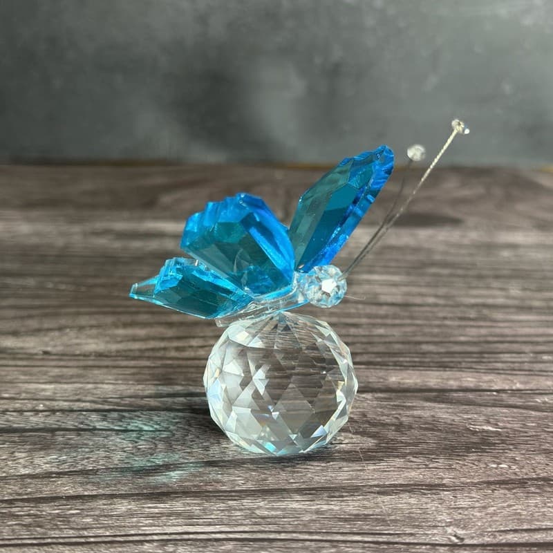 Butterfly crystal cut blue figurine miniature - Thumbnail 2