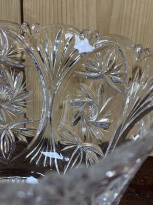 VTG Heavy Lead Crystal Glass Scallop Rim Cut Pinwheel Fan Pattern 8.5” Bowl - Thumbnail 7