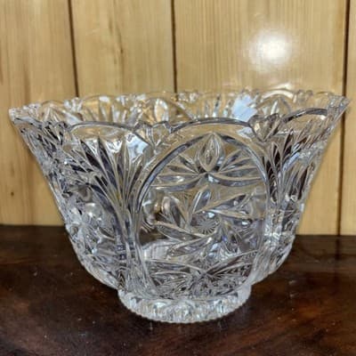 VTG Heavy Lead Crystal Glass Scallop Rim Cut Pinwheel Fan Pattern 8.5” Bowl - Thumbnail 2