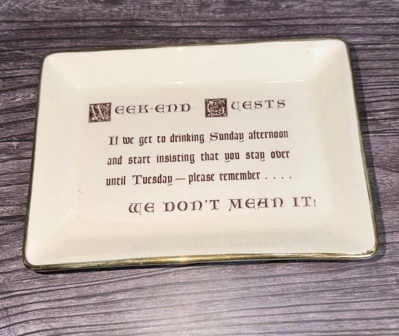 Delano Studios Vintage Ceramic Weekend Guests Humorous Trinket Tray Wall Plaque - Thumbnail 2