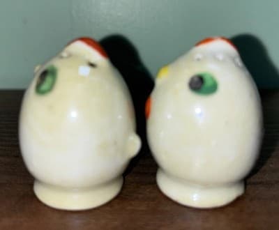 Mid Century Japanese Chick/Egg Salt and Pepper Shakers Lusterware - Thumbnail 5