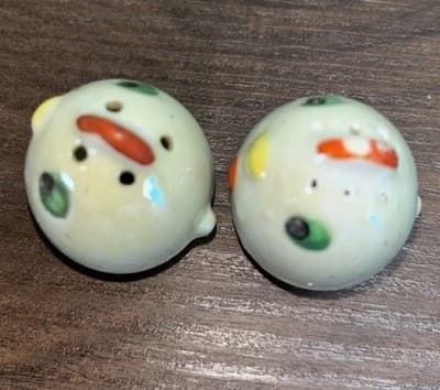 Mid Century Japanese Chick/Egg Salt and Pepper Shakers Lusterware - Thumbnail 6