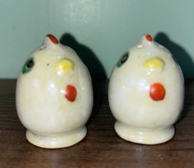Mid Century Japanese Chick/Egg Salt and Pepper Shakers Lusterware - Thumbnail 2