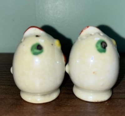 Mid Century Japanese Chick/Egg Salt and Pepper Shakers Lusterware - Thumbnail 3