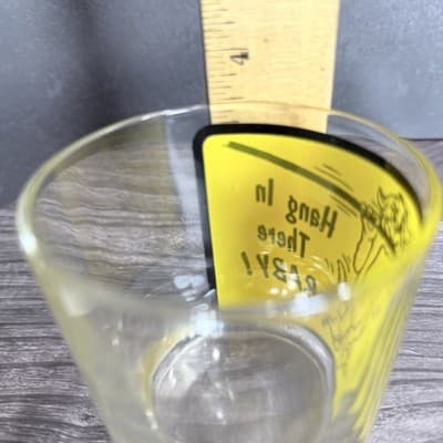 Vintage Hang In There Baby Cat Rocks Drinking Glass 1970s Retro Barware Yellow - Thumbnail 2