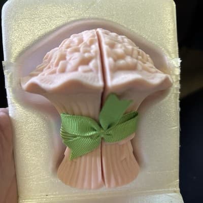 Vintage Avon Flowers Perfumed Soaps Set of 3 Prop MCM Advertising Packaging - Thumbnail 2