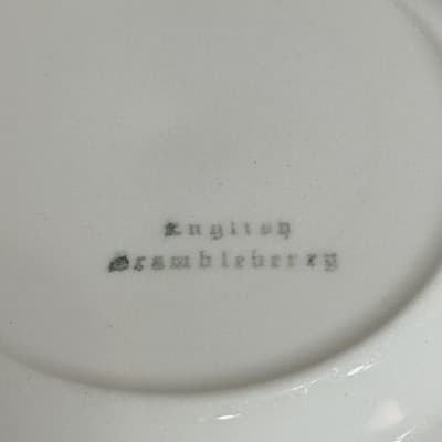 English Brambleberry Plate Set of 2 Dinner Salad Vintage Floral Embossed - Thumbnail 10