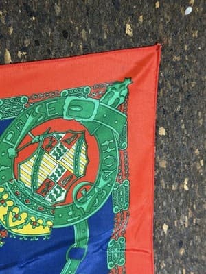Vintage Scarf Head-wrap 30 X 30” Square 80’s Indistria Crests Red Green Yello - Thumbnail 8