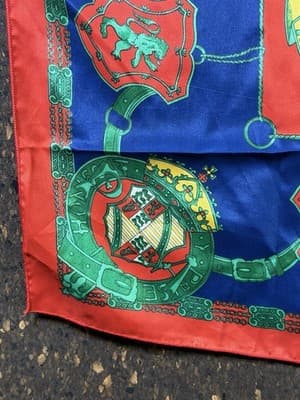 Vintage Scarf Head-wrap 30 X 30” Square 80’s Indistria Crests Red Green Yello - Thumbnail 5