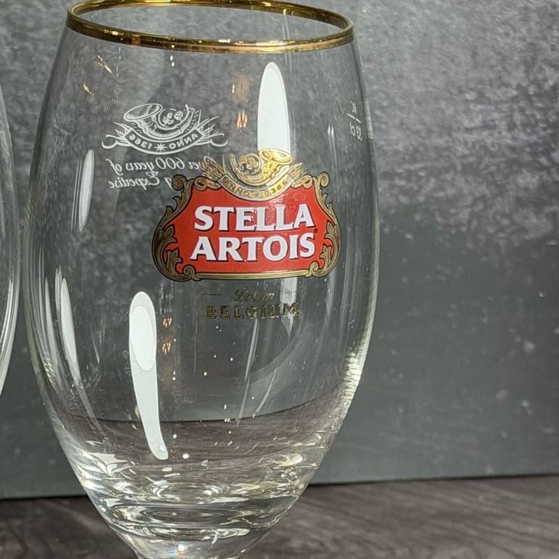 Pair of Stella Artois 33cl Gold Rimmed Beer Chalice Glasses - Thumbnail 4
