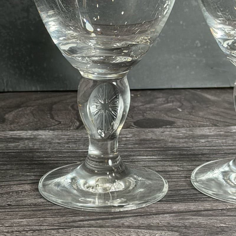 Pair of Stella Artois 33cl Gold Rimmed Beer Chalice Glasses - Thumbnail 2