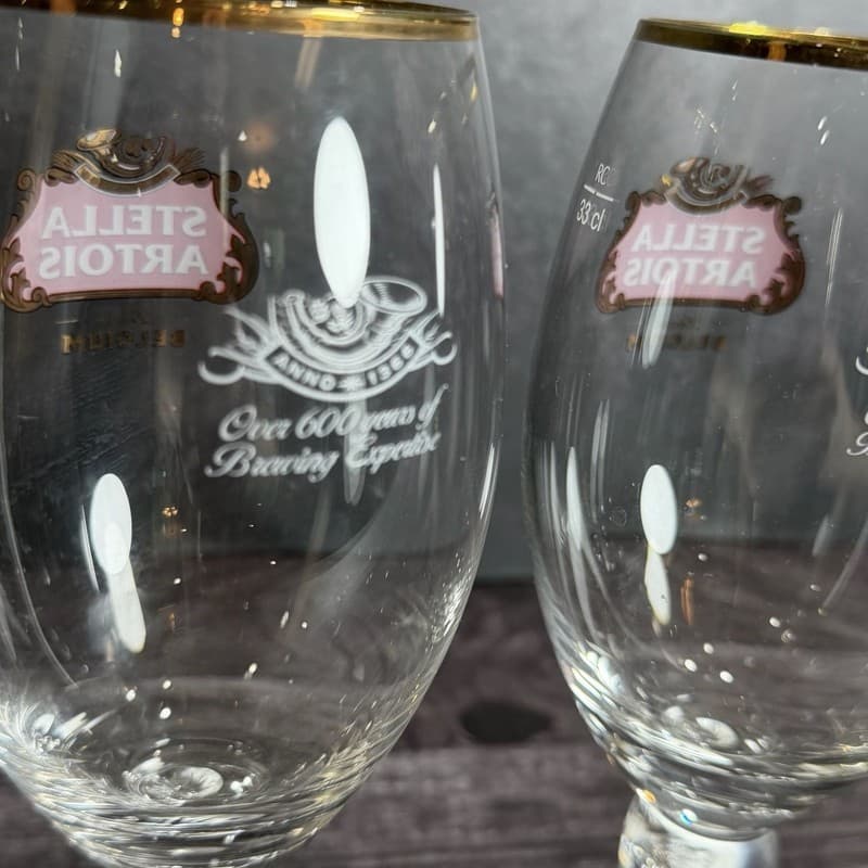 Pair of Stella Artois 33cl Gold Rimmed Beer Chalice Glasses - Thumbnail 6