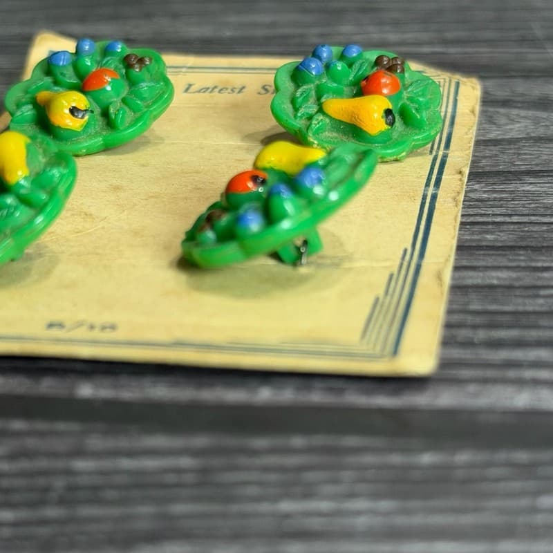Vintage Choice & Joy Mixed Fruit 4-Piece Buttons on Original Card - Thumbnail 4