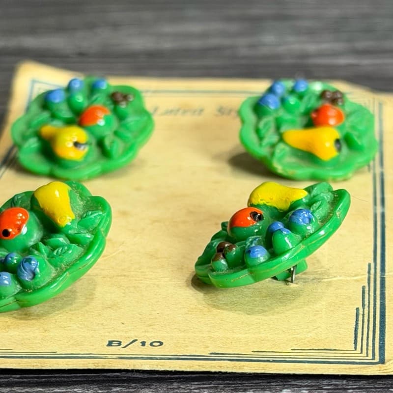 Vintage Choice & Joy Mixed Fruit 4-Piece Buttons on Original Card - Thumbnail 3