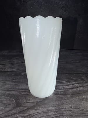 Vintage E.O Brody 7" Milk Glass Vase Wide Top Ribbed And Swirled - Thumbnail 7