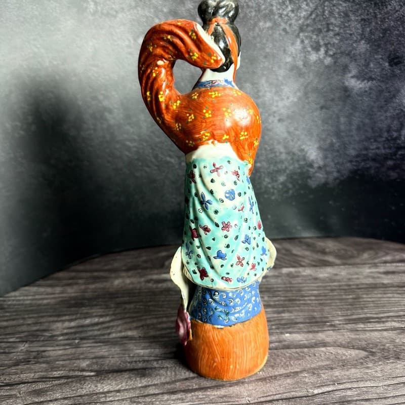 Vintage Chinese Famille Rose Porcelain Figure of an Immortal Lady - Thumbnail 8