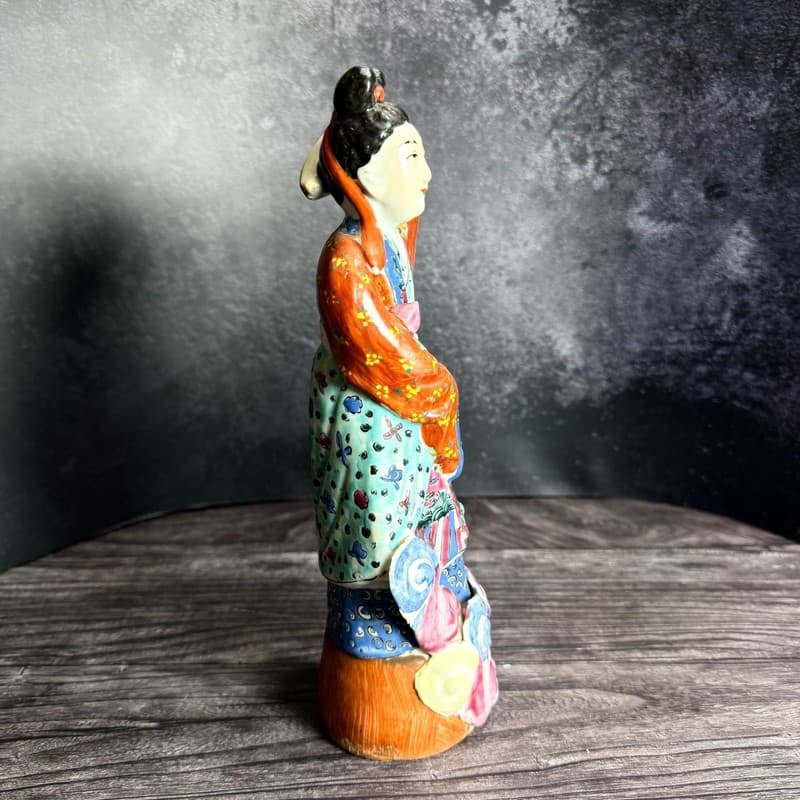 Vintage Chinese Famille Rose Porcelain Figure of an Immortal Lady - Thumbnail 9
