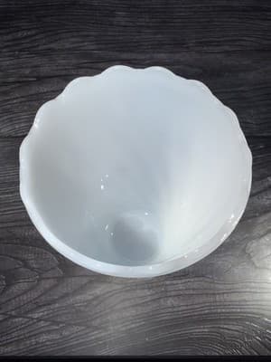 Vintage E.O Brody 7" Milk Glass Vase Wide Top Ribbed And Swirled - Thumbnail 3