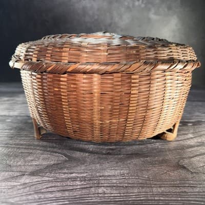 Vintage Wicker Sewing Basket & Lid Round trinket brown Footed