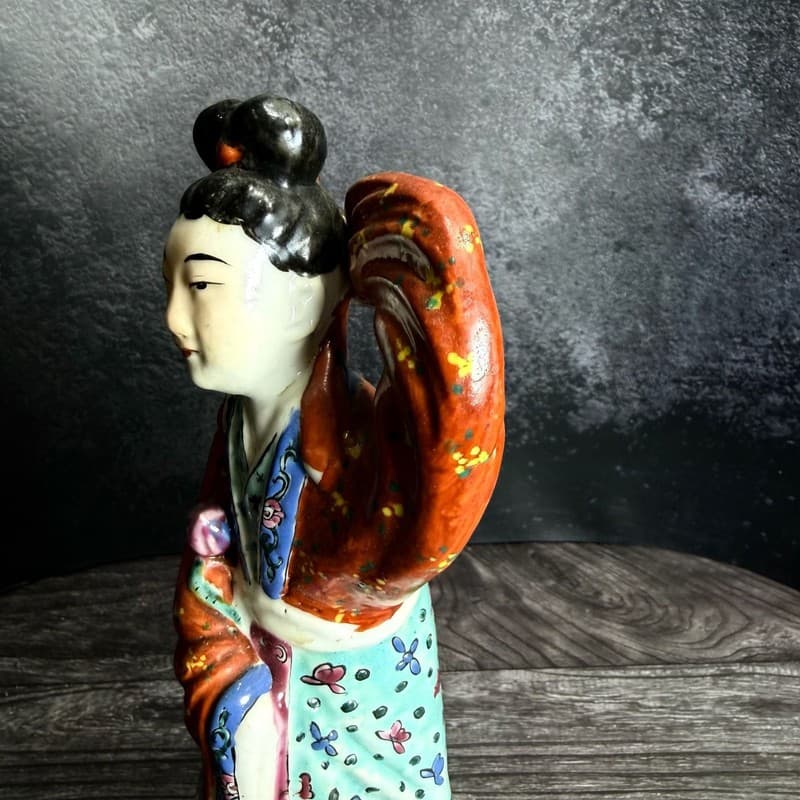 Vintage Chinese Famille Rose Porcelain Figure of an Immortal Lady - Thumbnail 4