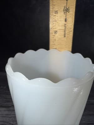 Vintage E.O Brody 7" Milk Glass Vase Wide Top Ribbed And Swirled - Thumbnail 11