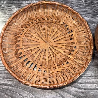 Vintage Wicker Sewing Basket & Lid Round trinket brown Footed - Thumbnail 11
