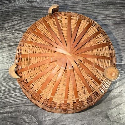 Vintage Wicker Sewing Basket & Lid Round trinket brown Footed - Thumbnail 6